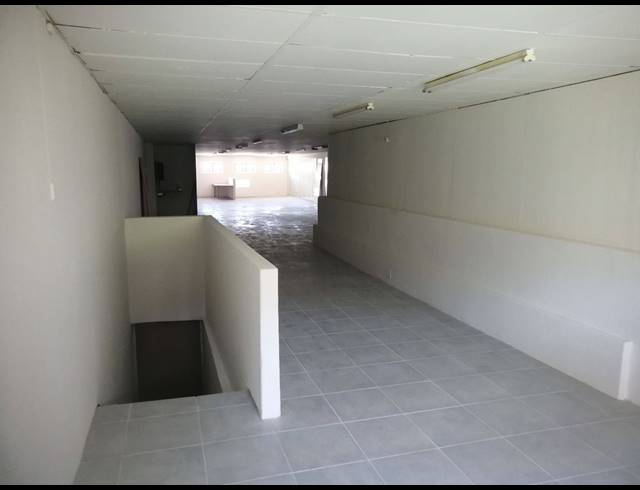 422M² WORKSHOP FOR SALE IN CAVERSHAM GLEN